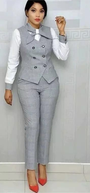 Office Outfits For Ladies, To Start A Conversation, Fashionable Work Outfit, Corporate Dress, Afrikaanse Mode, Corporate Attire, Stylish Work Attire, Woman Suit Fashion, Pantsuits For Women