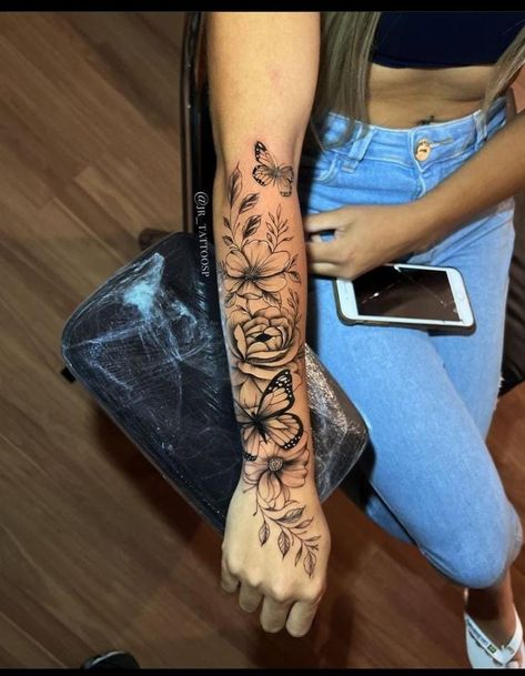 Arm Tattoos For Women Forearm, Arm Sleeve Tattoos For Women, Feminine Tattoo Sleeves, Spine Tattoos For Women, Tattoos For Black Skin, Forearm Tattoo Women, Zodiac Tattoos, Hand Tattoos For Women, Pretty Tattoos For Women