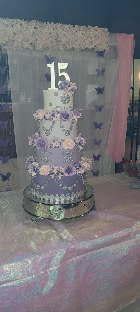 Lavender Quinceanera Ideas, Purple Quinceanera Ideas, 15 Party Ideas Quinceanera, Butterfly Quinceanera Theme, Purple Quinceanera Theme, Lavender Quinceanera Dresses, Lavender Quinceanera, Purple Sweet 16, Quince Cakes