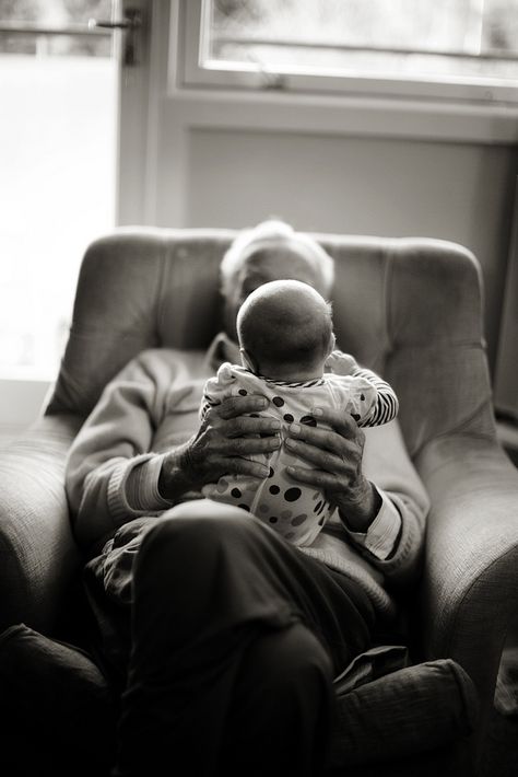 granddad holding the little Spoiled Kids, Grands Parents, Foto Baby, Foto Inspiration, White Photo, Family Love, Grandchildren, Newborn Photos, Baby Pictures