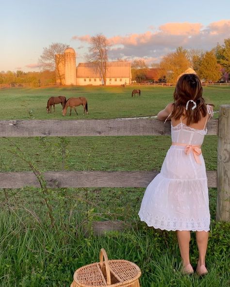 Fairy Garden Outfit, Cute Gardening Outfits, Rebecca Core, Garden Outfit, World Places, Cottagecore Nature, Oddly Specific, Old Dress, Gimme Some Oven