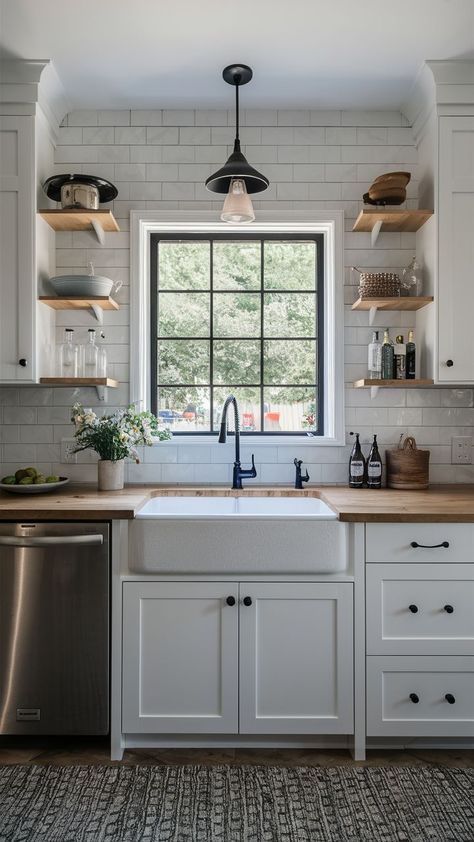 Ranch House Kitchen Ideas, Small Cozy Kitchen Ideas, Farmhouse Tiny Kitchen, Kitchen Counter Storage Ideas, Farmhouse Small Kitchen Ideas, Small Farmhouse Kitchen, Kitchen Design White, Kitchen Makeovers, Kitchen Pendant