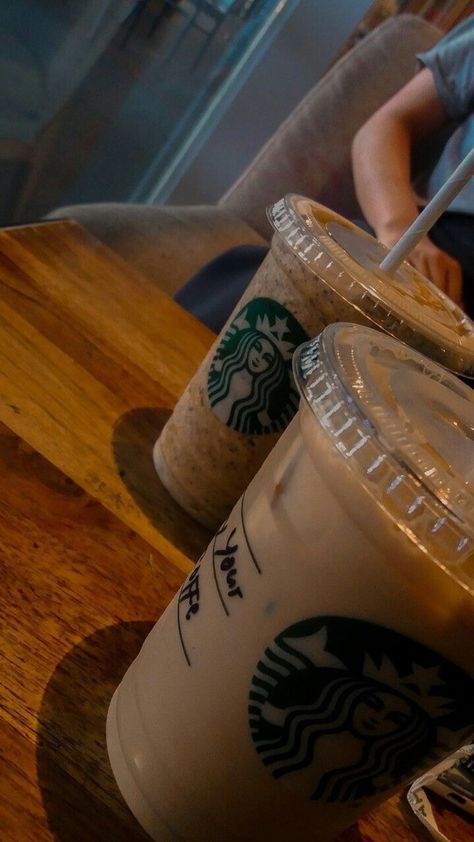 Minuman Starbucks, Café Starbucks, Penanda Buku, Bebidas Do Starbucks, Strawberry Drinks, Snap Streak Ideas Easy, Starbucks Lovers, Foodie Instagram, Coffee Obsession