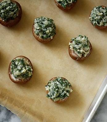 "Creamed" kale stuffed mushrooms with Manchego #holiday #appetizer #SmallPlates #AppetizerIdeas #PrésidentCheese #lifewellpaired Gluten Free Vegetarian Appetizers, Healthy Stuffed Mushrooms, Creamy Kale, White Bean Puree, Bean Puree, Vegetarian Appetizer, Creamed Kale, Baked Food, Manchego Cheese