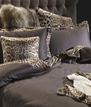 roberto cavalli home - linen - Bravo Silk Room Decor Ideas Bloxburg, Black Room Decor Ideas, Room Decor Ideas Black, White Room Decor Ideas, Bedroom Ideas Master On A Budget, Black And White Room Decor, Leopard Bedroom, Silver Bedroom Decor, Black And White Room