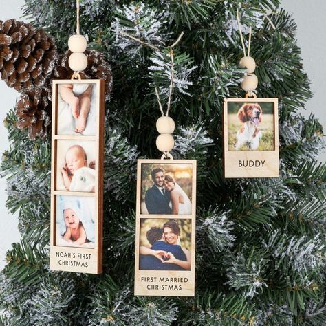 Glow Crafts, Photo Frame Ornaments, First Christmas Married Ornament, Frame Ornament, Married Gift, Christmas Photo Booth, Photo Christmas Ornaments, Laser Engraved Ideas, Personalized Photo Frames