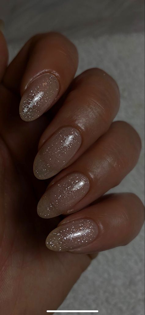 Sparkly Almond Nails, Nude Sparkly Nails, Gold Glittery Nails, Aesthetic Sparkle, Gold Sparkle Nails, Sparkly Nail Designs, Clear Glitter Nails, Champagne Nails, Tan Nails