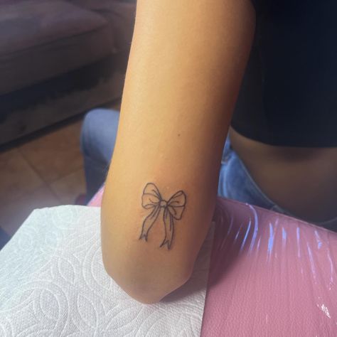 bestie tats 🎀👯‍♀️ #book #stockton #tattoos #209 #tattooartist #stockontattooartist #beginner #appointmentsavailable #booknow #fridaythe13th Hair Bow Tattoo, Bow Hand Tattoo, A Bow Tattoo, Ribbon Bow Tattoo, Loves Tattoo, Bestie Tats, Pink Bow Tattoos, Bow Tattoos, Bow Tattoo Designs