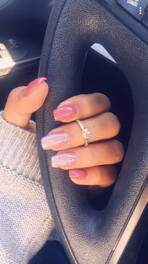 Coffin Nails Pink Nude w/ Glitter Accents #nails #coffin Coffin Nails Pink, Glitter Accent Nails, Pink Glitter Nails, Special Nails, Burgundy Nails, Nails Pink, Nail Designs Glitter, Nails Coffin, Accent Nails