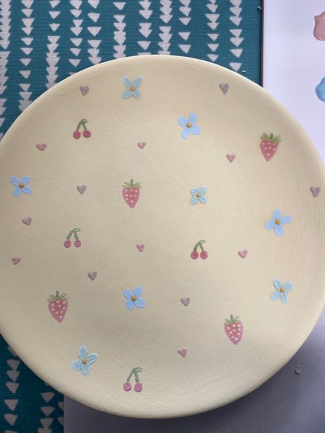 Heart Cherry Painting, Strawberry Pottery Plate, Hand Painted Pottery Strawberries, Aesthetic Bowl Painting, Cute Pottery Painting Ideas Fruit, Cute Painted Pottery Ideas, Heart Pottery Painting Ideas, Simple Flower Pottery Painting, Pottery Painting Strawberries