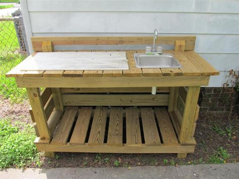 Fish Cleaning Table Diy, Diy Fish Cleaning Station Ideas, Diy Fish Cleaning Station, Game Cleaning Station, Outdoor Fish Cleaning Station, Fish Cleaning Station Ideas, Fishing Station, Outdoor Garden Sink, Fishing Table