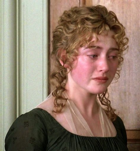 Kate Winslet as Marianne Dashwood in Sense and Sensibility (1995). #SenseandSensibility #1995 #KateWinslet #JaneAusten #classic #movie Marianne Sense And Sensibility Kate Winslet, Sense And Sensibility 1995, Marianne Dashwood, Jane Bennet, 100 Faces, Sense And Sensibility, Jane Austen Novels, Jane Austin, Collection Ideas