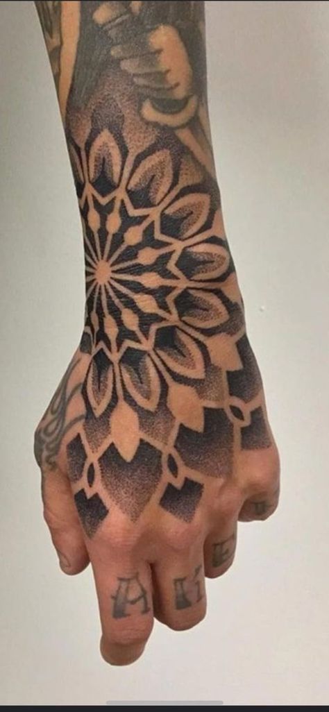 Mandela Tattoo Wrist, Wrist Pattern Tattoo, Hand Tattoo Mandala Men, Mandela Tattoo Hand, Dot Work Hand Tattoo, Pattern Hand Tattoo, Geometric Tattoo Filler Patterns, Dot Art Tattoo, Mandala Hand Tattoo