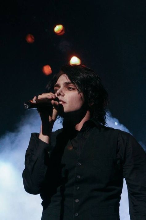 Gerard Way Gerard Way, A Man, Singing, Hair, Black, Instagram