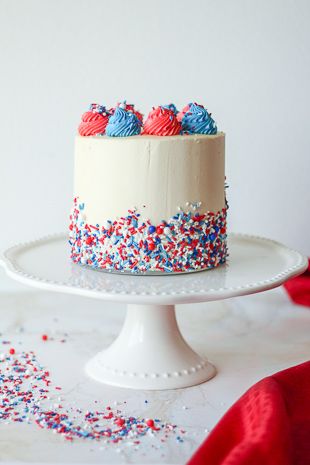 Red, White & Blue Fourth of July Cake - This Celebrated Life Fourth Of July Cake, Blue Birthday Cakes, Fourth Of July Cakes, 4th Of July Cake, Patriotic Desserts, 4th Of July Desserts, July Ideas, Creative Cake Decorating, Fourth Of July Food