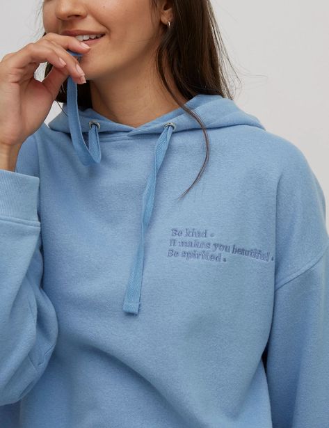 Hoodies Design Ideas, Best Loungewear, Dress Down Day, Child Fashion, Hoodie Oversize, Embroidered Hoodie, Fashion Tips For Women, Hoodies Design, Printed Sweater