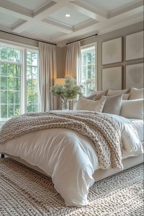 Gold Bedroom Decor, Sitting Rooms, Bedroom Decor Cozy, Woman Bedroom, Hus Inspiration, Dreamy Bedrooms, Bedroom Refresh, Master Bedrooms Decor, Room Ideas Bedroom