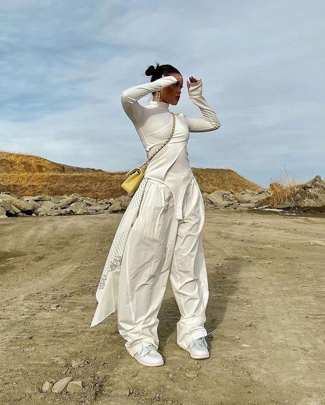 Basshead Outfit, Subversive Fashion, Futuristic Outfits, Deconstruction Fashion, Archive Fashion, Futuristic Fashion, Mode Inspo, Mode Streetwear, Mode Inspiration