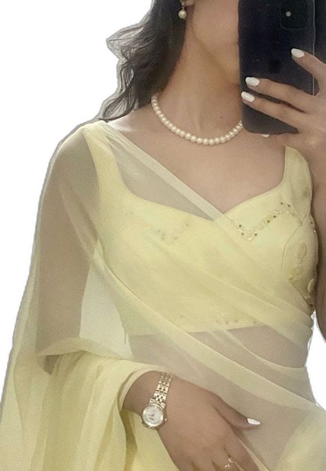 Farewell Sarees, Power And Control, Simple Saree Designs, Trendy Outfits Indian, Fashionable Saree Blouse Designs, Fancy Sarees Party Wear, Traditional Indian Dress, Desi Fashion Casual, Casual Indian Fashion