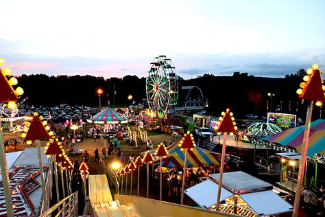 Movie On The Beach, Corn Festival, American Aesthetic, Best Amusement Parks, Kids Carnival, Abandoned Cities, Set Dressing, Abandoned Amusement Parks, Country Fair