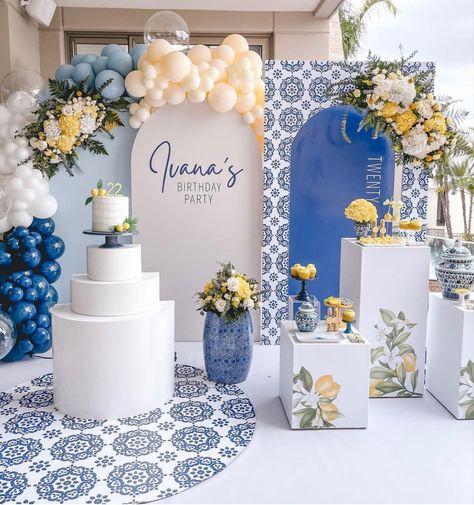 Santorini Party, Decor Photobooth, Italian Bridal Showers, Lemon Themed Party, Lemon Themed Bridal Shower, Italian Theme, Bridal Shower Inspo, Decoration Evenementielle, Themed Bridal Shower