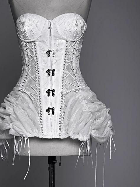 This price is for a corset only, others are not included.   	 		 			Size 			S 			M 			L 			XL 		 		 			Full Length 			43 			43 			43 			43 		 		 			Bust 			82 			86 			90 			94 		 		 			Waist 			64 			68 			72 			76 White Goth Dress, White Goth Outfit, White Goth Aesthetic, Corset Shop, White Bustier, White Goth, Fish Bones, Boned Bodice, Corset Fashion