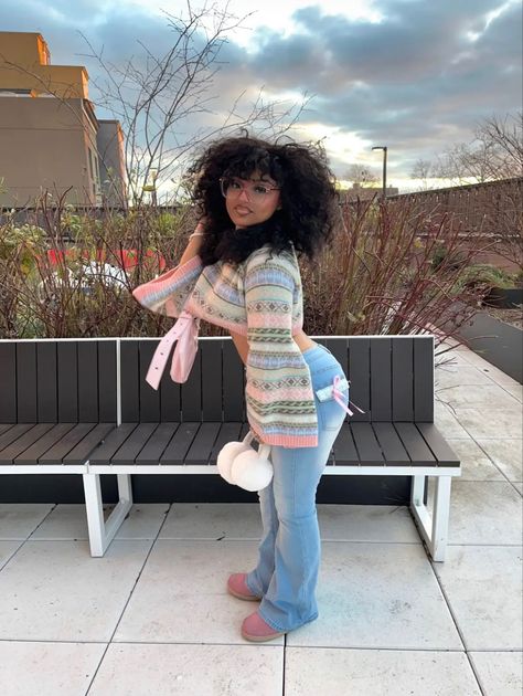 pretty girls
pic ideas
outfit ideas
cute girls
pastel
pastel pictures
girls
aesthetic
aesthetic pics
ugg boots
pink
pink ugg boots
flare pants outfit
afro Kawaii Baddie Outfits, Aesthetic Outfits Black Women, Afro Hair Outfits, Coily Hairstyles, Natural Short Hairstyles, Top 10 Hairstyles, Mode Poses, Mode Harajuku, Short Hairstyles For Black Women