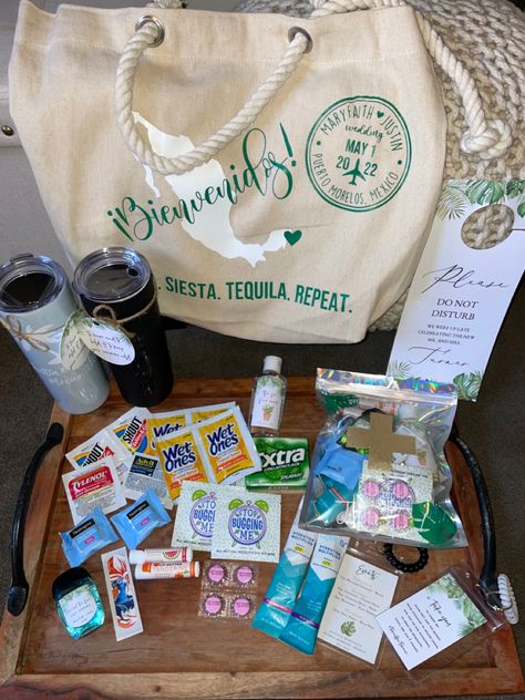 Family Vacation Goodie Bags, Group Cruise Gift Ideas, Couples Trip Gift Bag Ideas, Wedding Guest Bags For Hotel, Wedding Goodie Bags For Guests, Travel Goodie Bags, Caribbean Elopement, Reunion Checklist, Swag Bag Ideas