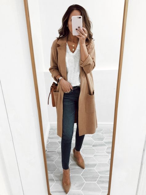 Camel Coat Outfit, Fall Fashion Coats, Work Outfit Office, Loafers Outfit, Summer Work Outfits, Elegante Casual, Legging Outfits, Ținută Casual, Modieuze Outfits