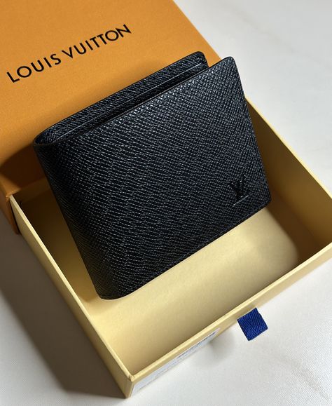 Luxury Gifts For Boyfriend, Expensive Gifts For Boyfriend, Wallet Aesthetic Men, Expensive Wallet, Luxury Wallets For Men, Expensive Gifts For Men, Louis Vuitton Mens Bag, Tas Hermes, Luxury Gifts For Men