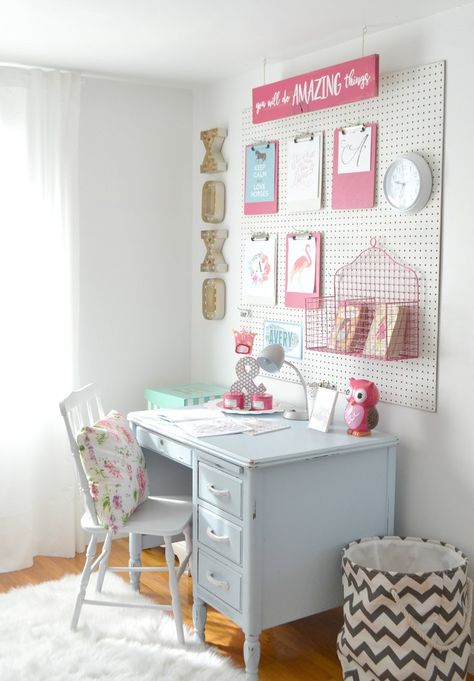 I was inspired by Beth from Home Stories A to Z to create a little desk area for my girls, especially with school starting. It's a great little area to keep the Kids Bedroom Organization, Desk And Chair, Diy Casa, Bedroom Desk, Desk Areas, Room Desk, Room Goals, غرفة ملابس