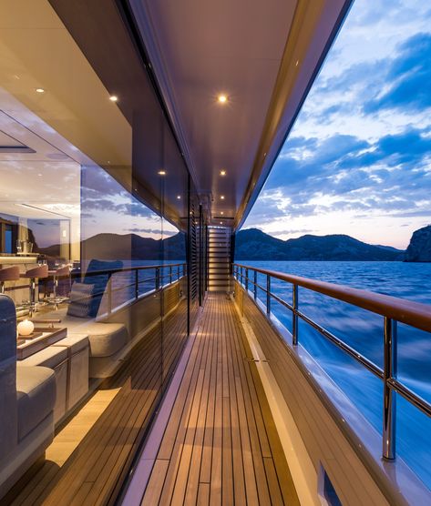 Yacht Aesthetic, Luxury Yacht Interior, Yacht Interior Design, Yacht Interior, Van Living, Yacht Life, Boats Luxury, Luxury Lifestyle Dreams, Yacht Design