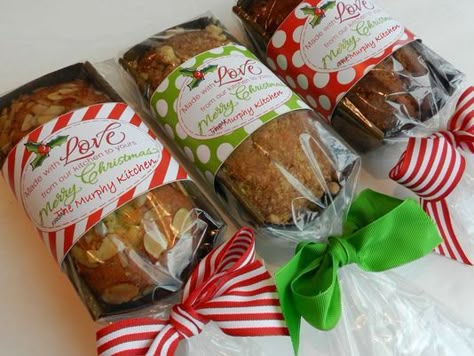 Christmas Food Labels, Christmas Diy Food, Christmas Bread, Christmas Neighbor, Baking Packaging, Neighbor Christmas Gifts, Christmas Food Gifts, Edible Gifts, Neighbor Gifts