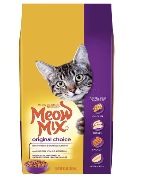 This dry food for cats is the perfect mix to help you connect with your cat over a healthy meal. To maintain wellness throughout adulthood, fully grown cats need the proper nutrition to keep them in top shape as they age. Seafood Medley, Meow Mix, Seafood Mix, Cat Diet, Cat Ages, Energetic Body, Balanced Nutrition, Ocean Fish, Dry Cat Food