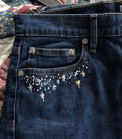 Embroidery Jeans Diy, Stella Jeans, Clothes Embroidery Diy, Denim Embroidery, Diy Vetement, Diy Embroidery Patterns, Pola Sulam, Kleidung Diy, Star Embroidery