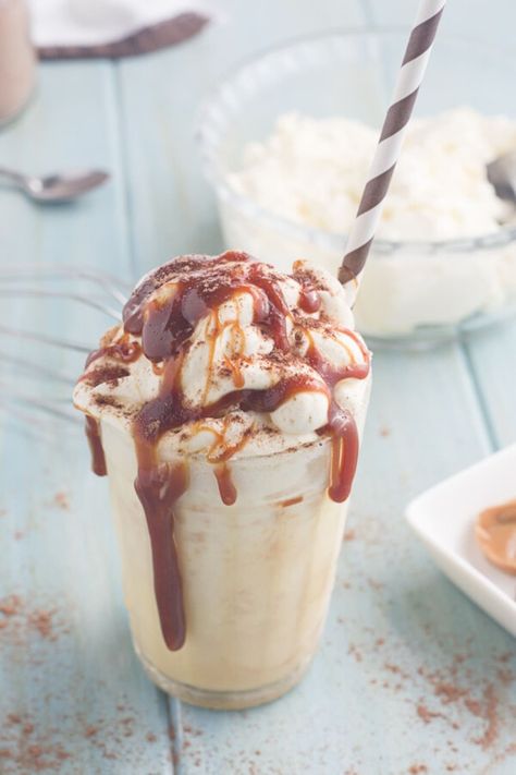 Salted Caramel Milkshake Recipe, Salted Caramel Shake, Salted Caramel Milkshake, Caramel Shake, Butter Crunch Cookies, Caramel Milkshake, Homemade Milkshake, Salted Caramel Cheesecake, Crock Pot Recipe