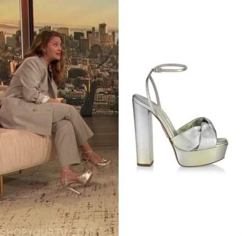 Drew Barrymore Style, Natural Kibbe, Drew Barrymore Show, John Barrymore, 70s Inspired Fashion, Drew Barrymore, September 2022, Platform Sandals Heels, 70s Inspired