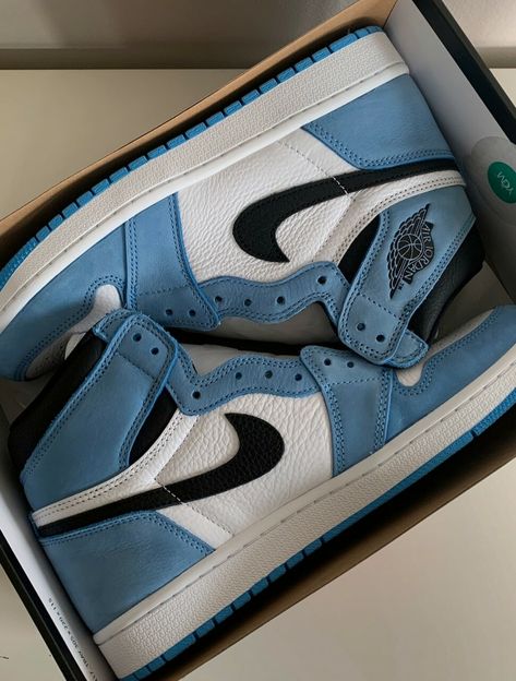 Air Jordan 1 University Blue, Nike Jordans, Shoes Wallpaper, Jordan Shoes Retro, All Nike Shoes, Shoes Outfit Fashion, High Heel Sneakers, Cute Nike Shoes, Fresh Shoes