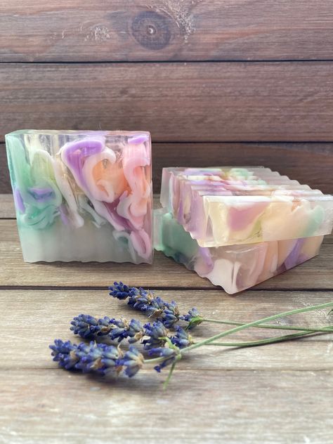 Aesthetic Soap, Unicorn Soap, Rainbow Soap, Cute Soap, Cold Process Soap Designs, Soap Business, Diy Soap Bars, Easy Soap Recipes, Soap Art