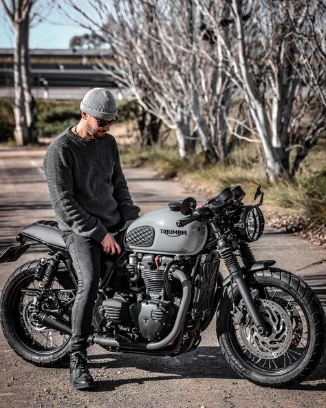 Brat Style Motorcycle, Bonneville Motorcycle, Triumph Bonneville Custom, Triumph Bonneville Scrambler, Triumph Street Scrambler, Triumph Moto, Moto Triumph, Triumph Street Twin, Triumph Cafe Racer