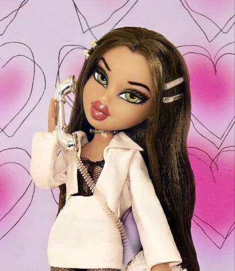 Bratz Green Eyes, Black Hair Green Eyes Girl, Brown Hair And Hazel Eyes, Brunette Green Eyes, Black Hair Green Eyes, Brown Eyes Blonde Hair, Pelo Cafe, Brown Hair Green Eyes, Blonde Hair Green Eyes