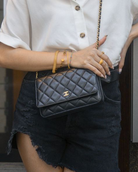 d961e9f236177d65d21100592edb0769desc39205910ri Chanel Lifestyle, Chanel Woc Caviar, Chanel Classic Wallet On Chain, Chanel Bag Outfit, Aw 23, Wrist Stack, Purse Outfit, Chanel Woc, Short Wave