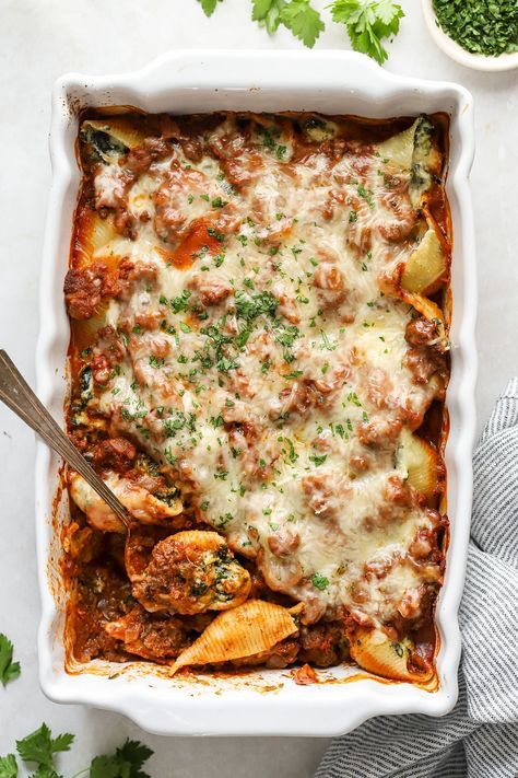 Stuffed Shells with Ground Beef Stuffed Shells With Ground Beef And Ricotta, High Protein Stuffed Shells, Stuffed Shells With White Sauce, Stuffed Shells Recipe Ground Beef, Stuffed Shells Ground Beef, Stuffed Shells Recipe Beef, Ground Beef Shells, Meat Stuffed Shells, Healthy Stuffed Shells