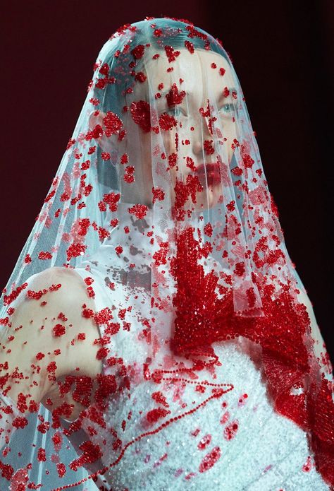 Blood Wedding Dress, Flesh Fashion, Vampire Concept, Robert Wun, Victorian Era Dresses, Vampire Bride, Mini Movie, Met Gala Dresses, Runway Gowns