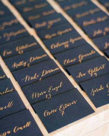 Envelope Place Cards, Wedding Table Cards Ideas Seating Charts, Personalized Notes For Wedding Guests, Wedding Place Cards Ideas, Wedding Place Card Ideas, Table Chart, Plan Wedding, Staging Ideas, Last Minute Wedding