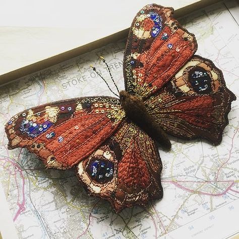 Butterfly Textiles, Textiles Butterfly, Sewn Butterfly, Fabric Butterfly Diy, Fabric Insects, Textile Butterfly, Fabric Butterflies, Textile Art Embroidery, Fabric Brooch