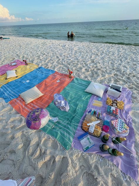 Beach Ideas For Birthday, Beach Theme Birthday Party Aesthetic, Simple Beach Party Ideas, Beach Slumber Party Ideas, Beach House Birthday Party Ideas, Beach Inspired Birthday Party, Birthday Party At The Beach Ideas, Birthday Ideas Beach Theme, Beach 21st Birthday Party Ideas