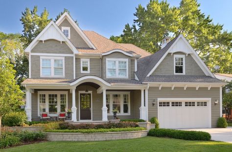 Exterior Paint Colors that Increase Curb Appeal | Copley Gray Benjamin Moore | More info on Remodelaholic.com Copley Gray, Grey Vinyl Siding, House Columns, Exterior Gray Paint, Paint House, Gray House Exterior, Best Exterior Paint, Brown Roof, Exterior Color Schemes