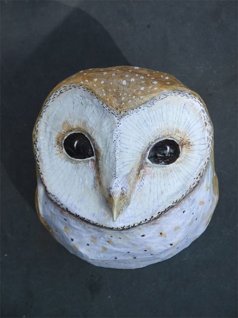 Mascara Papel Mache, Paper Mache Animal Head, Paper Mache Projects, Paper Mache Mask, Owl Head, Paper Mache Animals, Paper Owls, Folding Origami, Paper Mache Art