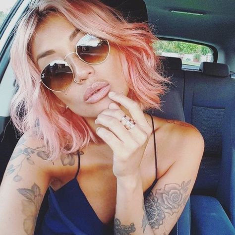 Rose Gold Hair Color Inspiration | POPSUGAR Beauty Rose Gold Balayage, Rose Gold Ombre, Gold Hair Colors, Hair Color Rose Gold, Blonde Roots, Bohemian Hairstyles, Hair Color Pink, Rose Gold Hair, Hair Inspiration Color